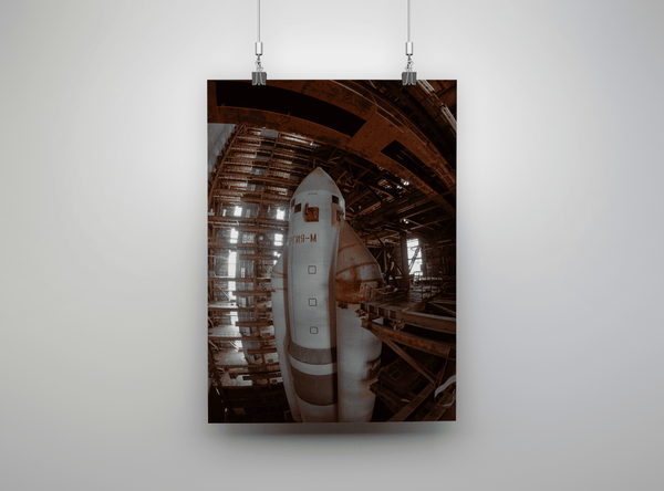 Poster 🚀 La fusée ENERGIA laissée à l'abandon dans le cosmodrome de Baïkonour - Edition limitée, numérotée et signée - Papier Glacé Supérieur 210 g/m²
