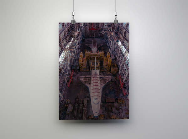 Poster 🚀 Les vaisseaux BURAN laissés à l'abandon dans le cosmodrome de Baïkonour - Edition limitée, numérotée et signée - Papier Glacé Supérieur 210 g/m²