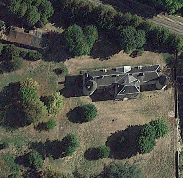 Château Franco-Italien - Urbex Cher (18) A la suite de votre achat vous allez recevoir un email dans lequel se trouve les coordonnées GPS de votre lieu. Il ne vous restera plus qu'a les coller dans Google Maps pour pouvoir découvrir le lieu