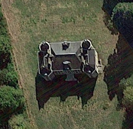 Chateau Canapé Rouge