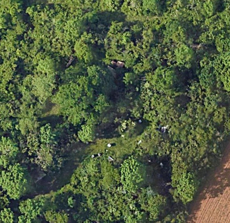 Cimetière de Tracteurs - Urbex Côte-d'Or (21) A la suite de votre achat vous allez recevoir un email dans lequel se trouve les coordonnées GPS de votre lieu. Il ne vous restera plus qu'a les coller dans Google Maps pour pouvoir découvrir le lieu